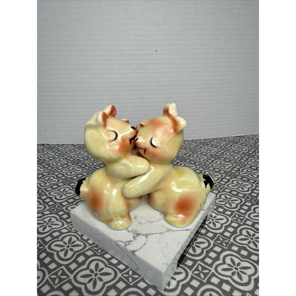 1950's Van Tellingen Bunny Hug Hugging Salt & Pepper Shakers Set Vintage